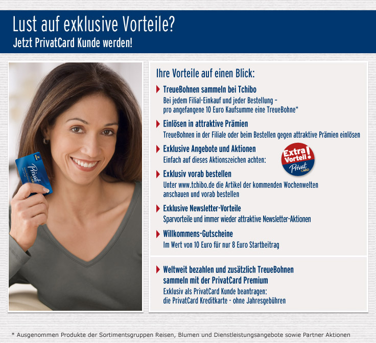 Eine Frau freut sich über die Tchibo Privat Card